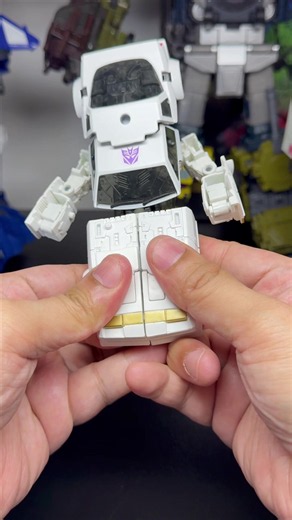 Transformers Runamuck Figure Showcase — Decepticon Battlecharger Review