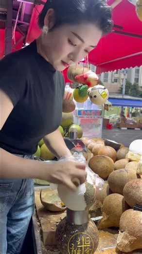 Peeling process of a high-quality coconut