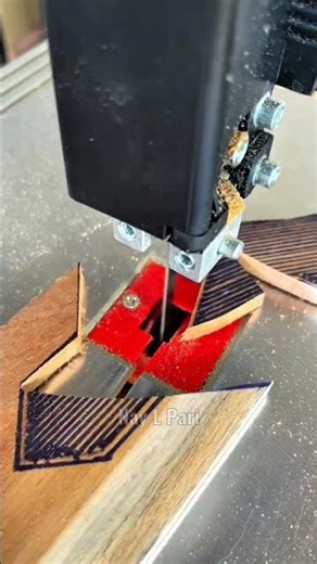 How bandsaw cut the corners in wood #woodworking #woodscraft #wood #diy #wooddesigner #woodwork