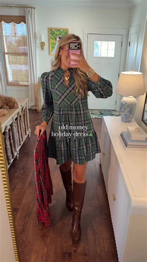 RESTOCK! These sold out legit in less than 24 hours- so glad they are back! The restock is small so grab your size if you see it! 🎅🏼 wearing size S & I'm 5'9! #affordablefashion #boujeeonabudget #oldmoneyaesthetic #holidaydress #oldmoneychristmas