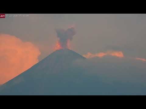 Today! Loud Volcanic Explosion Echoes Antigua Valley from Fuego Volcano (May 22, 2026)