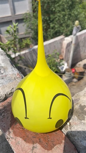 Experiment: Will a water balloon explode when it rolls down from a tall building?💥🎈#satisfying