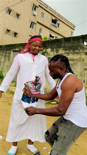 L’arrivé d’ Aladji Koné De Mecque #humourivoiriens #viraltiktok #millionviews #visibilité #vue contenus original juste de l’humour