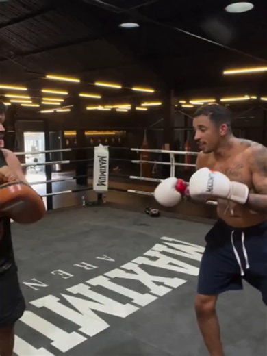 The most Prates video out there 🤣 Carlos Prates stops mid-training to grab a drink... of beer 😭🍻 #UFC #MMA #Boxing #MixedMartialarts