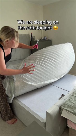 Refreshing your mattress for the new season is an absolute must, especially when you can deals like this from SilentNight 👌🏻💤 #SilentNight #Sleep #Mattress #DealDrops #TikTokMadeMeBuyIt