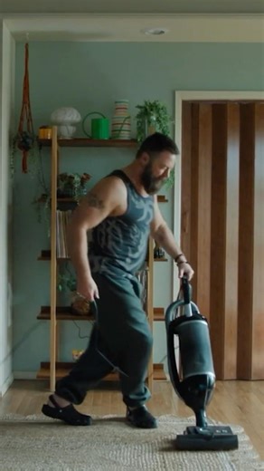 Leave the spring cleaning to Nick Offerman. #MargosGotMoneyTroubles is now streaming.