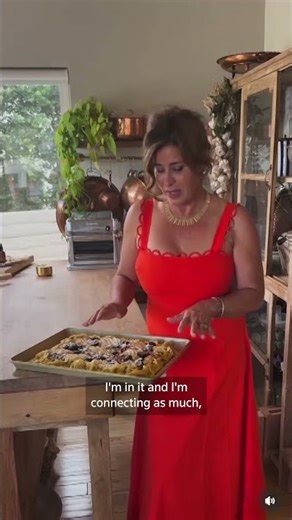 Food influencer Fiona Afshar rebuilds brand after Palisades Fire | REUTERS