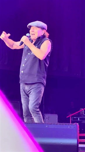 🎤🚨 AC/DC explode through decades as Brian Johnson still dominates every stage #ACDC #AC/DC