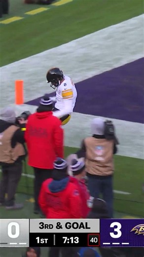 ▶️ Aaron Rodgers' rushing TD at Ravens in 2025