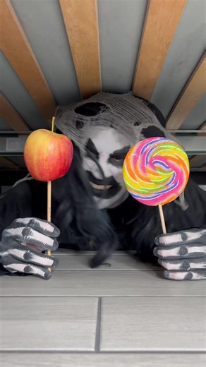 Making Delicious Apple Treats with Nutella