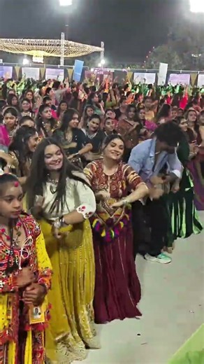 🔥 United Way of Baroda Garba 2026 💃✨n🔥 Vadodara Navratri Festival 2026 #trending #garba #viralvideo