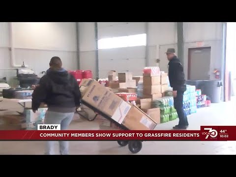 Community members show their support in the midst of evacuations due to wildfires