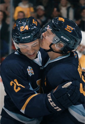 NECESITAMOS MERCH DE HEATED RIVARLY😭🫶🏻🚨🔥🏒 Si alguien sabe de un lugar donde conseguirlo póngalo abajito! Hasta ahora solo encuentro marcar en México y Argentina, pero en Perú nadita 😭😭😭 #heatedrivalry #ilyarozanov #shanehollander #peru #boyslove @Heated Rivalry