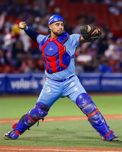 Un ratito nomás! AMRAP Cycle Upper: Jumprope 5 minutes* Core: GHR’s situps w/twist 3x8 90 degree hinge banded continuous swings 3x10 Banded pivot rotational swings 3x10 each side Med ball swinging side throws 3x6 each side Plyo’s Seated box jump 3x5 Lateral high knees 3x 15 seconds Broad jump 2x3 3rd set w/ 5 pound dumbbells 2 step approach box jump 3x2 Dumbbell bench press 3x8 4th set AMRAP Peck decks 3x15 Neutral grip pull ups 3x8 4th set AMRAP PVC pipe seated rotational holds *medball btw kne