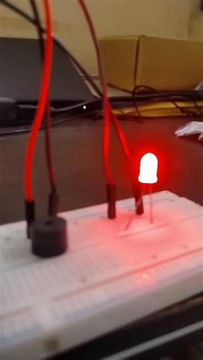 Bomb explosion timer using buzzer and Ardunio UNO 😀👍 #arduino #arduinoproject #buzzer #viral #shorts