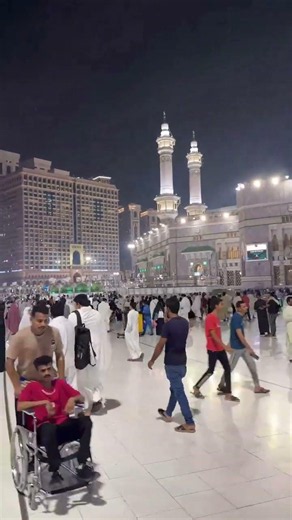 A Peaceful Night Walk Around Masjid Al-Haram | The Beauty of Makkah After Isha