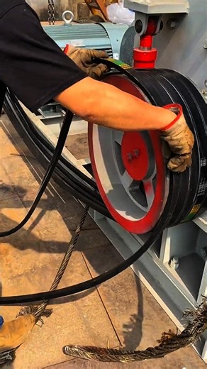 Installing Heavy Duty V-Belt on Industrial Pulley | Mechanical Work 🔧