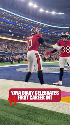 THAT'S YAYA DIABY'S FOOTBALL NOW 🗣️📺: #TBvsDAL on Prime Video #yayadiaby #interception #NFL
