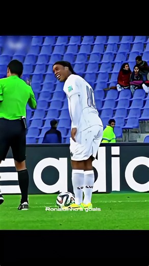 Ronaldinho's magical skills — Ronaldinho skills compilation