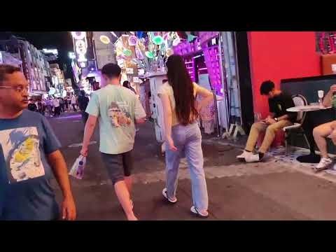 Pattaya Thailandia in Walking street di sera # Pattaya Thailand Walking street by night