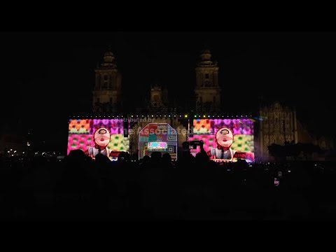 Chilean puppet show '31 Minutos' draws massive crowd in Mexico City