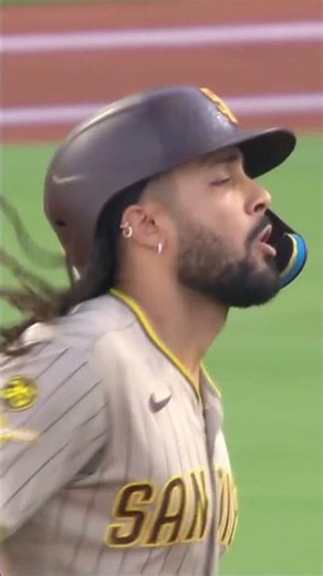 Jac Caglianone gets up to take one away from Fernando Tatis Jr. 😱