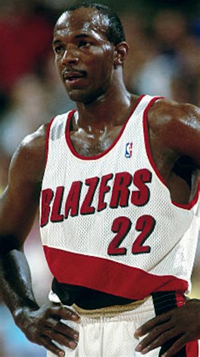 Clyde Drexler records his 1st & only career 50-point game | January 6, 1989 | Trailblazers vs. Kings #milestones #highlights #basketball #portlandtrailblazers #nba | Milestone Highlights