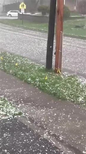 Des tornades, de la pluie et de la grêle font des ravages dans le Midwest américain - images de CNN