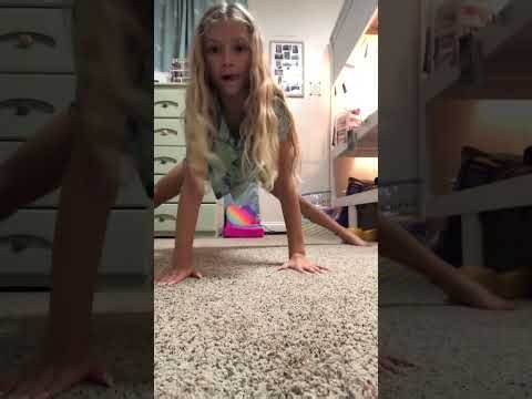 Learn Middle Splits 🤸‍♀️ Step-by-Step Tutorial School Teen Girl #split #gymnastics #likeandsubscribe