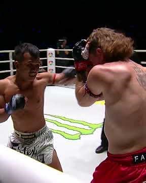 CLUTCH FINISH 🏁 When Saw Min Min and Josh Trowbridge collided in a CRAZY Muay Thai battle!