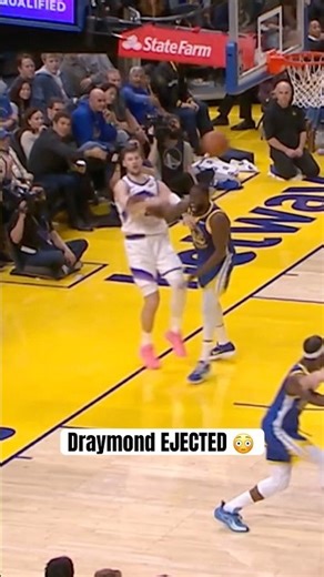 Draymond ejected after arguing with refs 😬