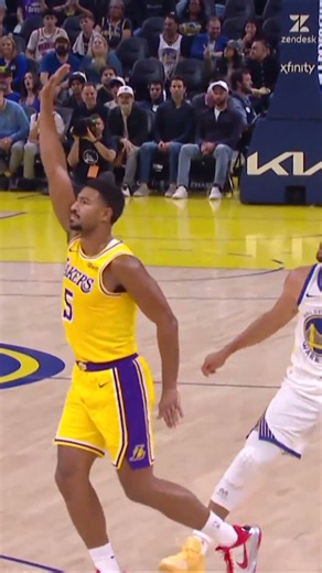 Steph Curry brought TWO 4-point plays to preseason. Now that’s how you start a new season. 🤯🔥