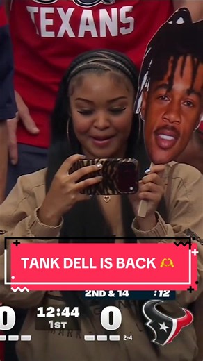 Tank Dell takes his first snap in 673 days and he receives a huge ovation from the crowd 🙌