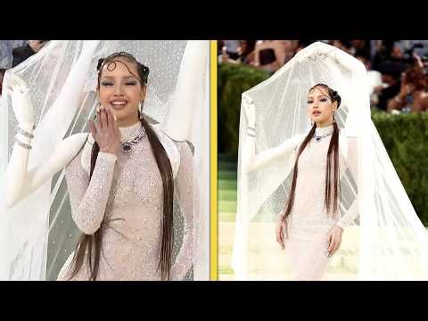 Met Gala 2026: BLACKPINK's Lisa Takes the Steps With EXTRA HANDS!