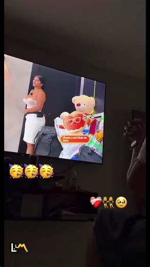 LALAMA Abigail LALA song sticker reactions