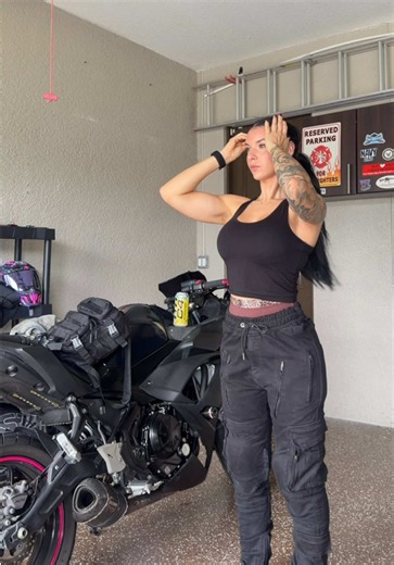 Ride fuel @C4 Energy 🩵 Pants: @RAVEN Moto Arcane Armored Cargos Code: Rachnicolefit to save Link 🔗: https://ravenmoto.co/?ref=rachnicolefit10&fbclid=PARlRTSAROTJBleHRuA2FlbQIxMQBzcnRjBmFwcF9pZA8xMjQwMjQ1NzQyODc0MTQAAac3W0OQDuDUa7PCu7W1p6GZZC1_Nxx28Ym8KmQ7rWJdPCpX429NPoPhdHZ98w_aem_BBulT50Jd8WL_a9XzKsCoQ Bag: @WOLFpak Code: RACHEL10 to save Link 🔗: https://glnk.io/7k171/rachel #c4partner #grwm #motorcycle #c4energy #motorcyclegear