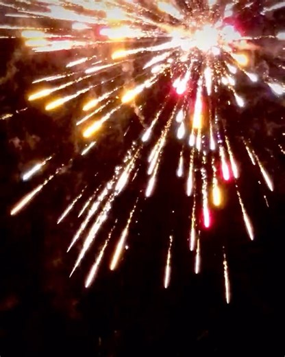 𝕶𝖛𝖓𝖙𝖎𝖙𝖍 on Instagram: "| Backyard Fireworks in United States — 2018"