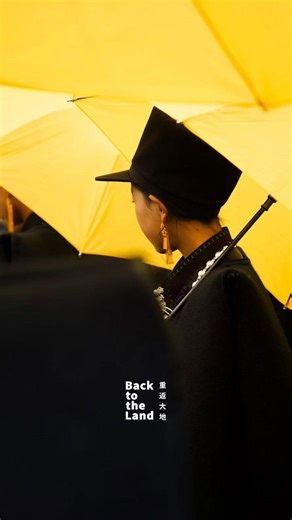 Rooted in the mountains of southwest China, the Yi people are one of the country's largest ethnic groups, known for their brilliant colours, intricate embroidery, and powerful aesthetic traditions. Woven from vibrant threads and silver whispers, Yi fashion turns the ancient street into a runway—bold, dazzling, and profoundly spirited. Let's step into the living flow of Yi culture in southwest China. For more: https://news.cgtn.com/news/2025-12-20/The-rhythm-of-Yi-fashion-1J2nNFReTrq/p.html #Inhe