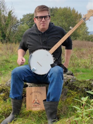 Being able to sit correctly with your banjo and using a neckstrap will get you off to the best possible start!#banjo #newhobby #clawhammer #outdoors #skill