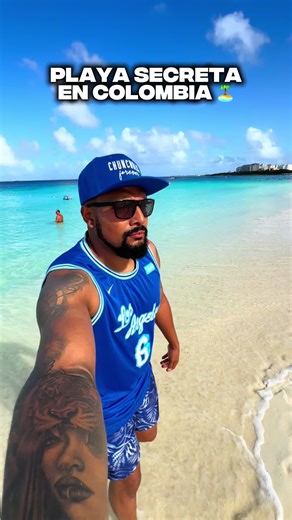 Playa secreta en Colombia 🇨🇴 🏝️ un paraíso paradisíaco alejado del turismo masivo, con aguas cristalinas, gente amable, comida económica y lugares inexplorados para vivir una gran aventura en estas vacaciones 🏖️ #playas #colombia #aguacristalina #caribe