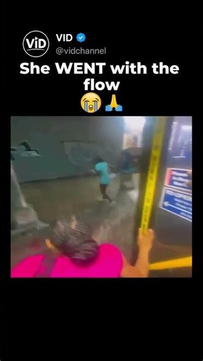 She WENT with the flow 😭🙏