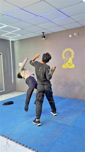 Master This Brutal Self-Defense Elbow Strike in Seconds! ⚡️💥 #SelfDefense #MartialArts #shorts #uk
