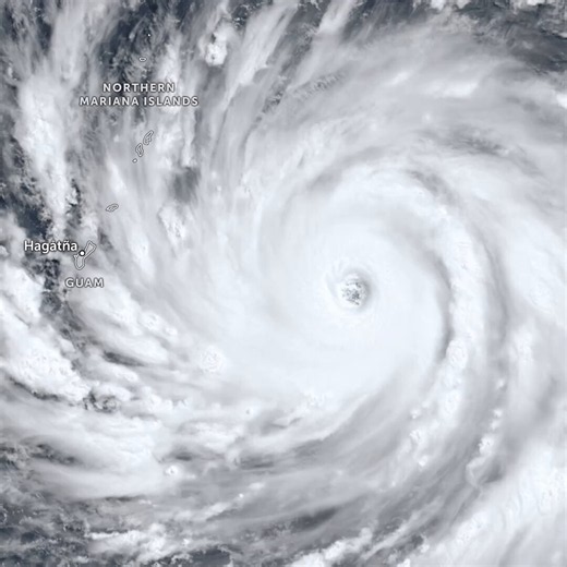 ⚠️ Super Typhoon #Bavi has reached an incredible 285 km/h (180 mph), pressure down to 901 hPa.The typhoon is forecast to directly strike the island of Rota, Northern Mariana Islands in the next few hours.
