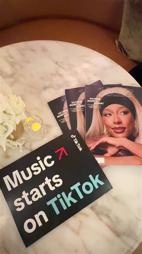 @Victoria Monét of couuurse ✨who else is so happy seeing this queen get all this well-deserved recognition? #GRAMMYs #MusicStartsOnTikTok #VisionaryVoices #VictoriaMonet #Jaguar2