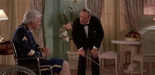 🤣 Dirty Rotten Scoundrels (1988) and the legendary “leg test” scene: Steve Martin pretends to be paralyzed, Michael Caine seriously checks, while Freddy suffers so much he nearly bursts out crying but has to stay calm. The contrast between Caine’s composure and Martin’s over‑the‑top expressions makes it one of the funniest moments of the 80s.