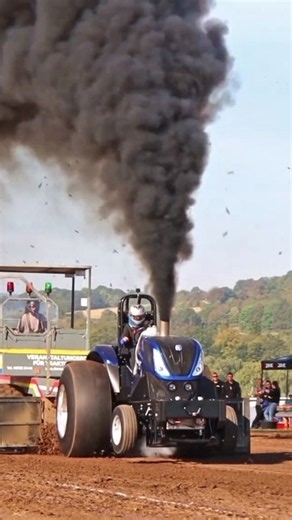 Tractor pulling race #core