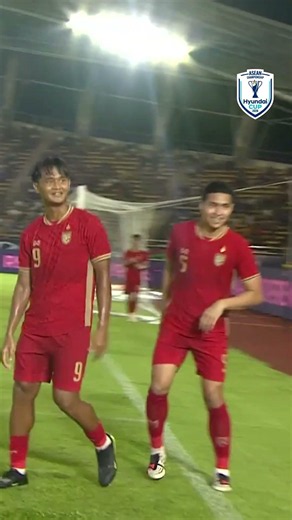 Yotsakorn Burapha thunders it home!