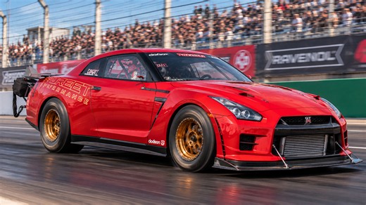 3000HP Nissan GT-R attacks the quarter mile