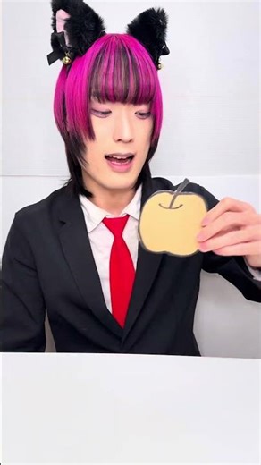 Sion princess Cardboard Apple Light Bulb