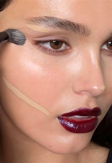 The party’s on December 18th #lanastan #makeuptutorial #makeuproutine #laminatedbrows #blush @REFY @Kosas @Saie @Peripera @sephora @Sephora Collection @COPINI @simihazebeauty @realtechniques @Makeup By Mario @Rare Beauty @Valentino.Beauty